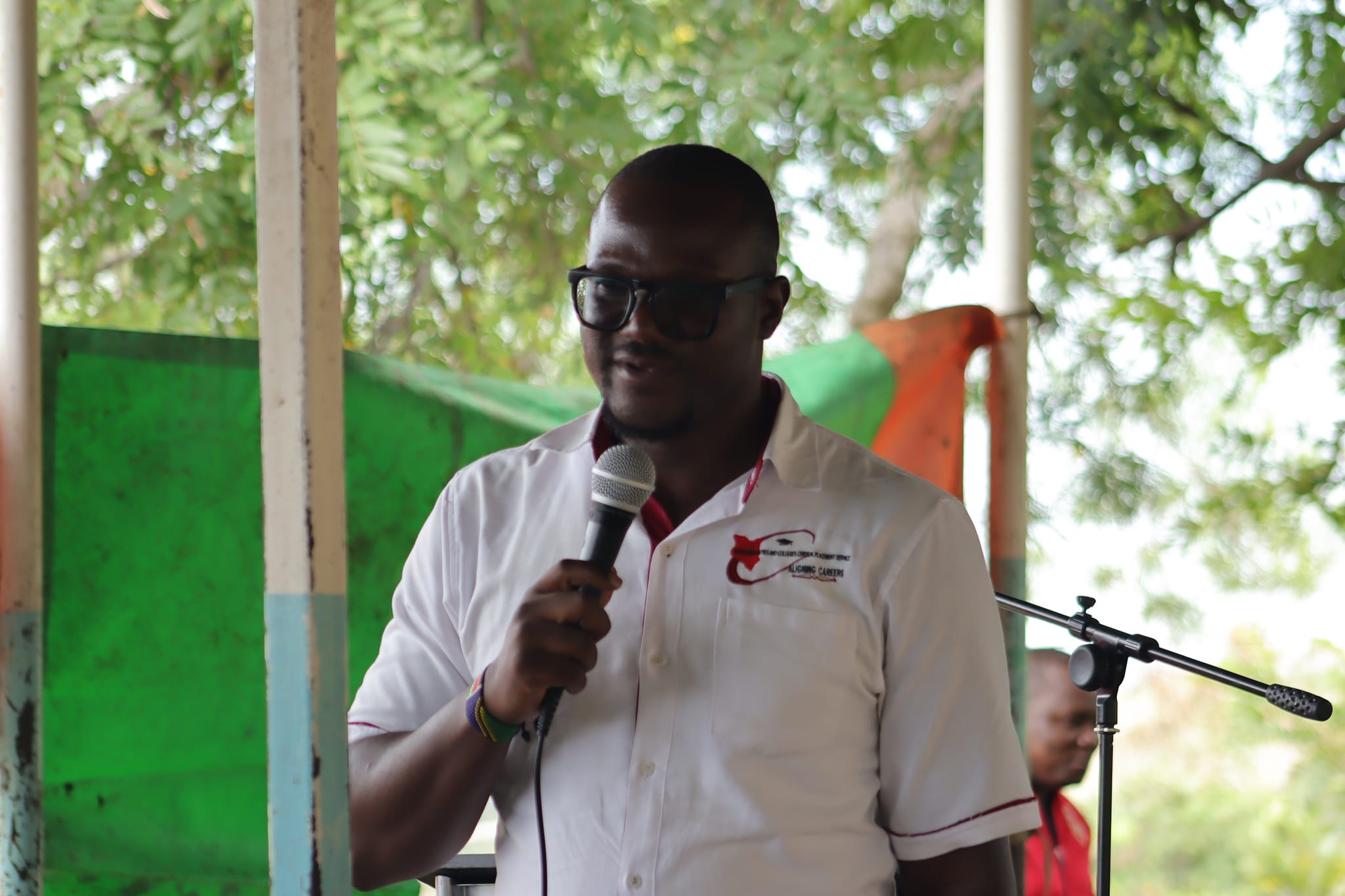 Speaker presenting to students